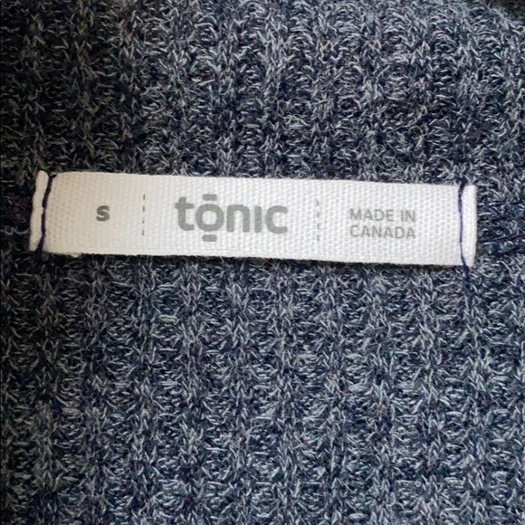 Tonic navy cardigan size S button closure - Picture 2 of 8
